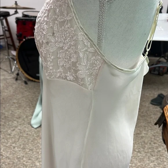 Elegant Cream Lace Slip Dress - Picture 3 of 4